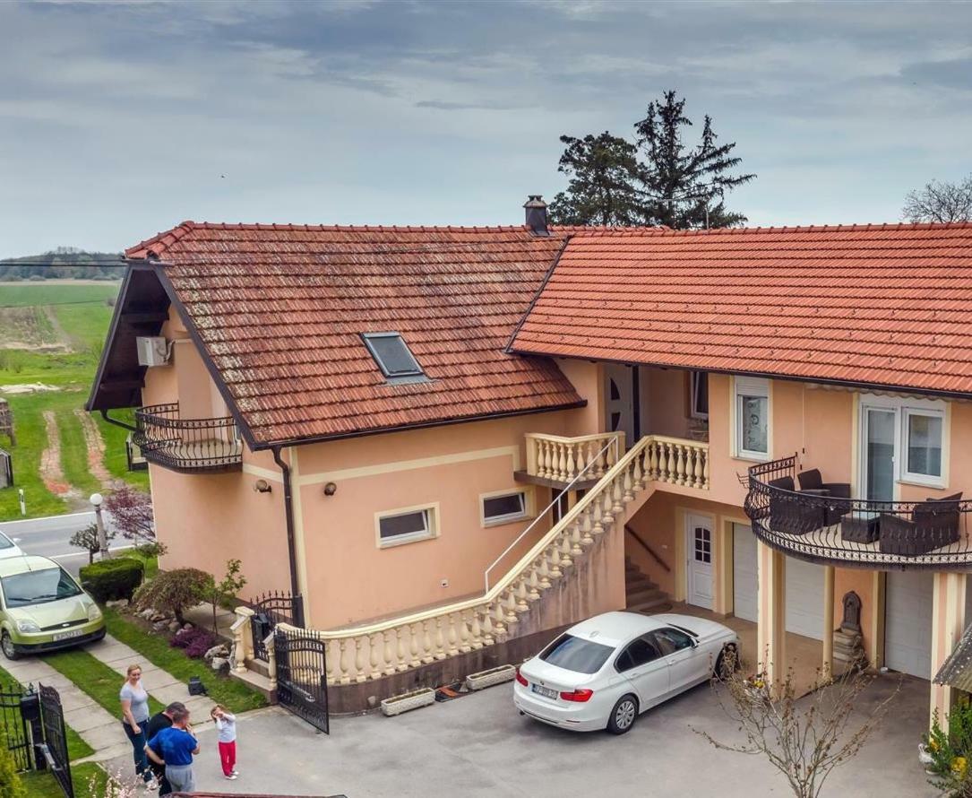 Apartman Hubertus 5* Vagovina エクステリア 写真